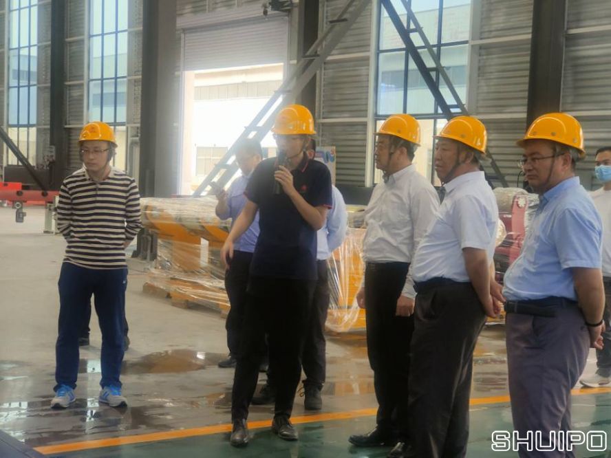 山東省科學(xué)院激光研究所所長賈中青、山東省機(jī)械設(shè)計(jì)研究院院長林江海帶領(lǐng)激光、高端裝備領(lǐng)域?qū)＜乙恍?人到水泊焊割實(shí)地調(diào)研2